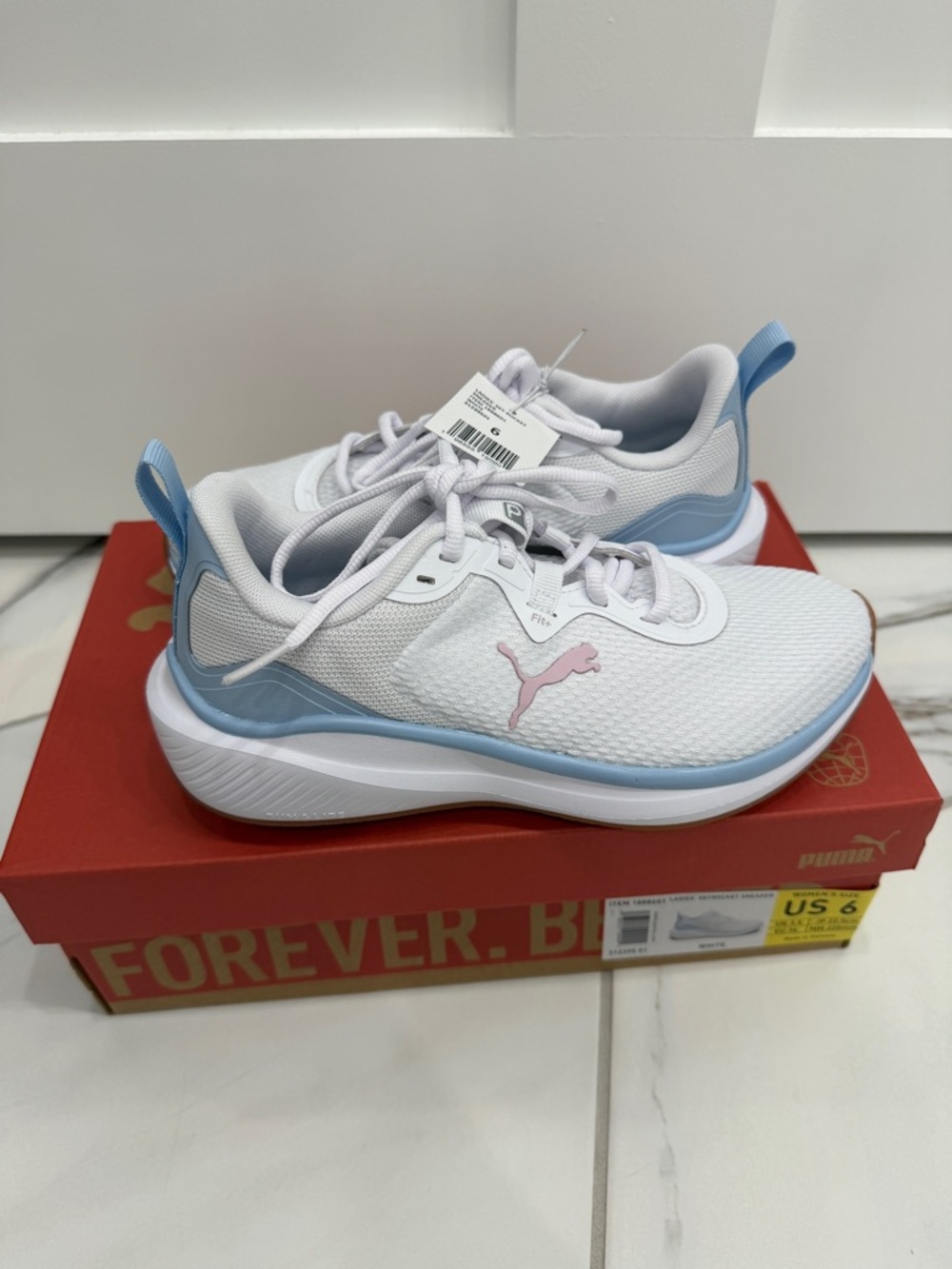 Puma Women’s Skyrocket White/Blue/Pink Sneaker | Size 6 | New in Box